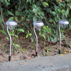 اعمدة اضائة بالطاقة الشمسية على شكل جوهرة